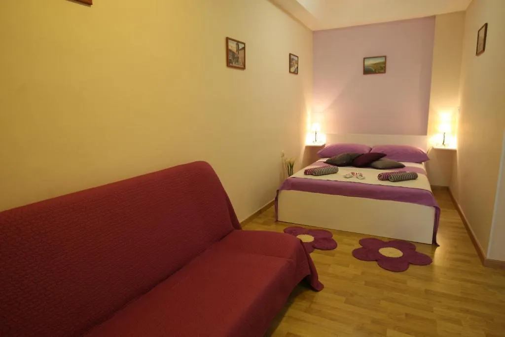 Miriam Rooms Zadar Apartamento